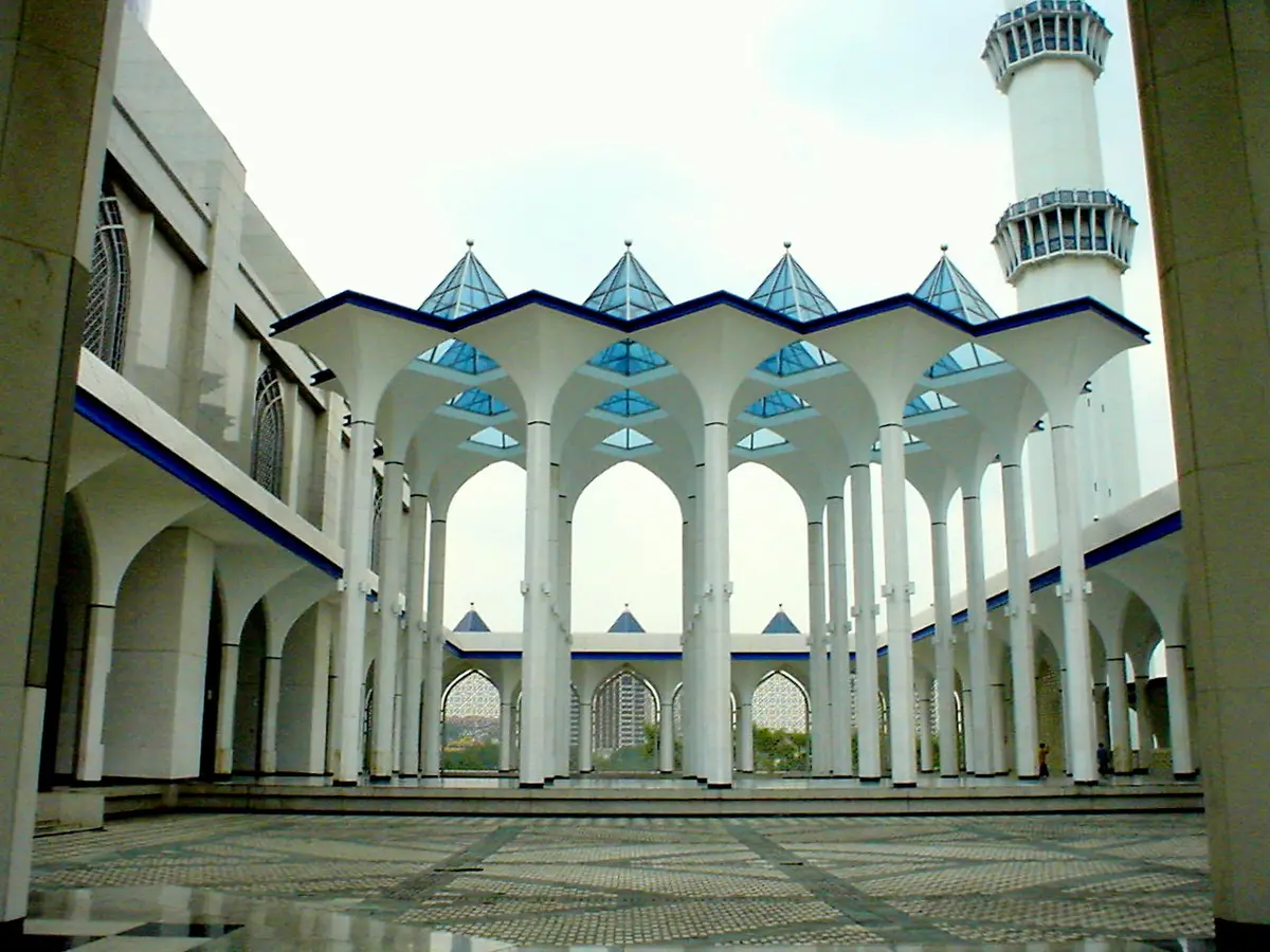 Sultan Salahuddin Abdul Aziz Shah Mosque