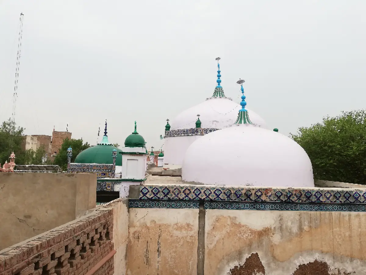 Hazrat Sultan Mosque